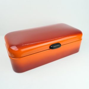 Vintage broodtrommel metaal in oranje rood emaille