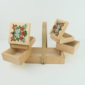 Vintage houten naaidoos van hout, knutseldoosje