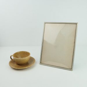 Vintage fotolijst Jyden groot bol glas,  18 x 24 cm